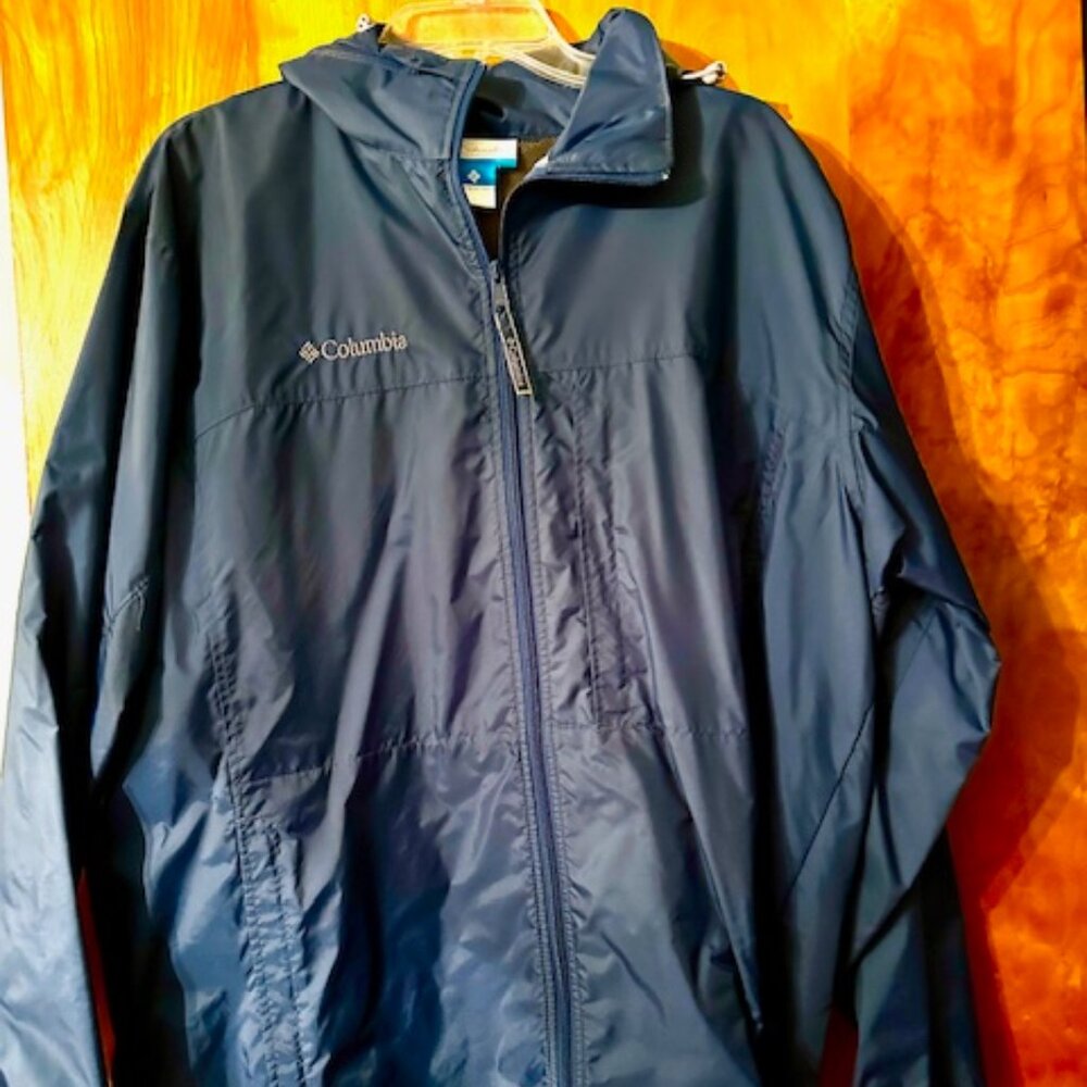 Mens Columbia windbreaker/rain jacket with hood